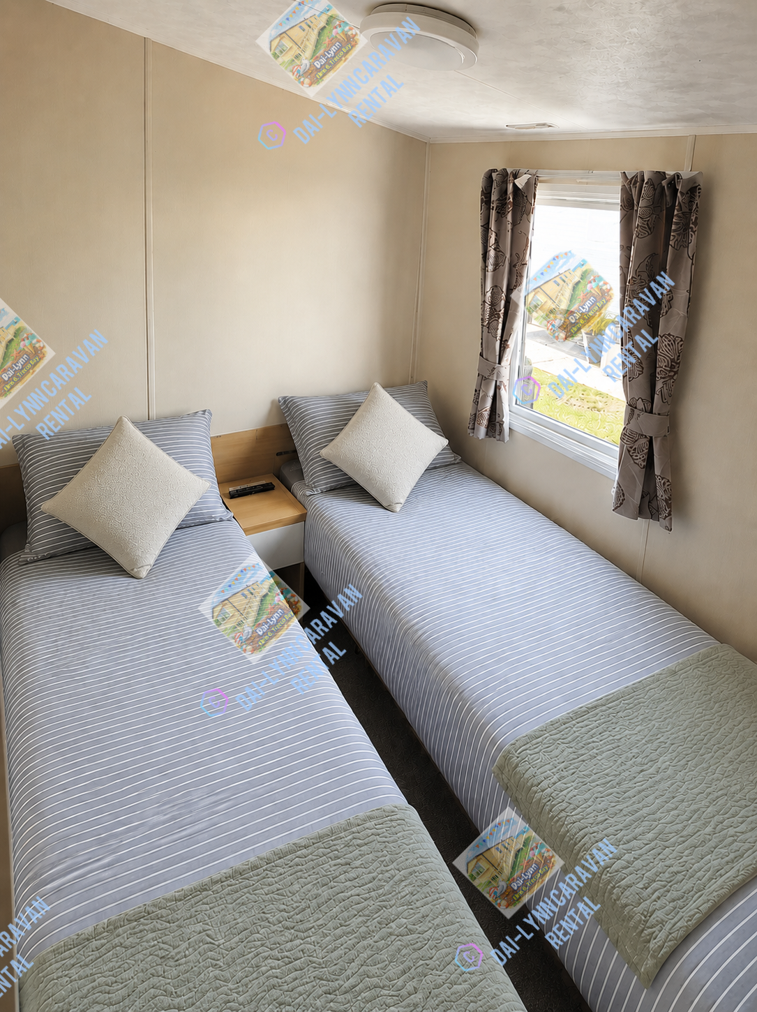 Cozy home from home caravan in Trecco Bay